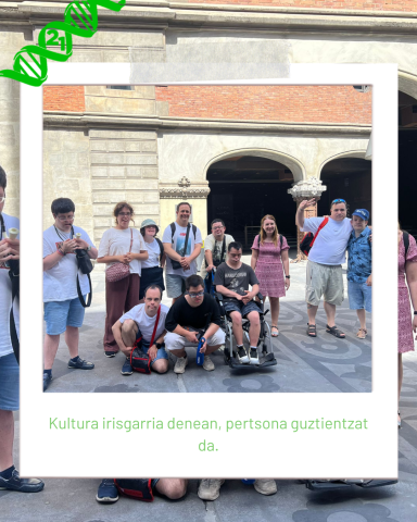 Los grupos de FMA visitan Azkuna Zentroa para conocer la cultura desde una perspectiva inclusiva