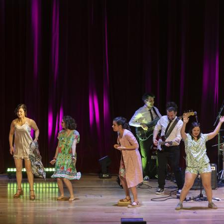 Desfile "Moda para todos" 2025